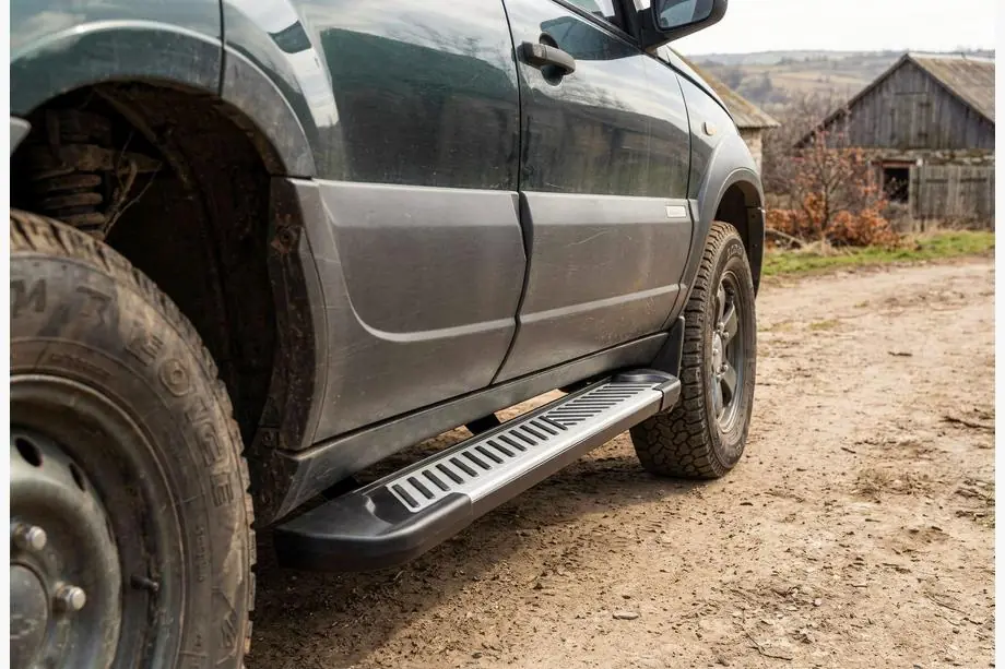 Chevrolet Niva 1998-2020 Progi Boczne Line (2 szt., Aluminium) Image
