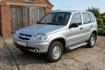 Chevrolet Niva 1998-2020 Progi Boczne Maya V2 (2 szt., Aluminium) zdjęcia 1
