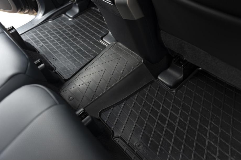 Toyota Land Cruiser Prado 150 2009-2023 Tylna mata tunelu (Stingray Premium) Zdjęcia 2