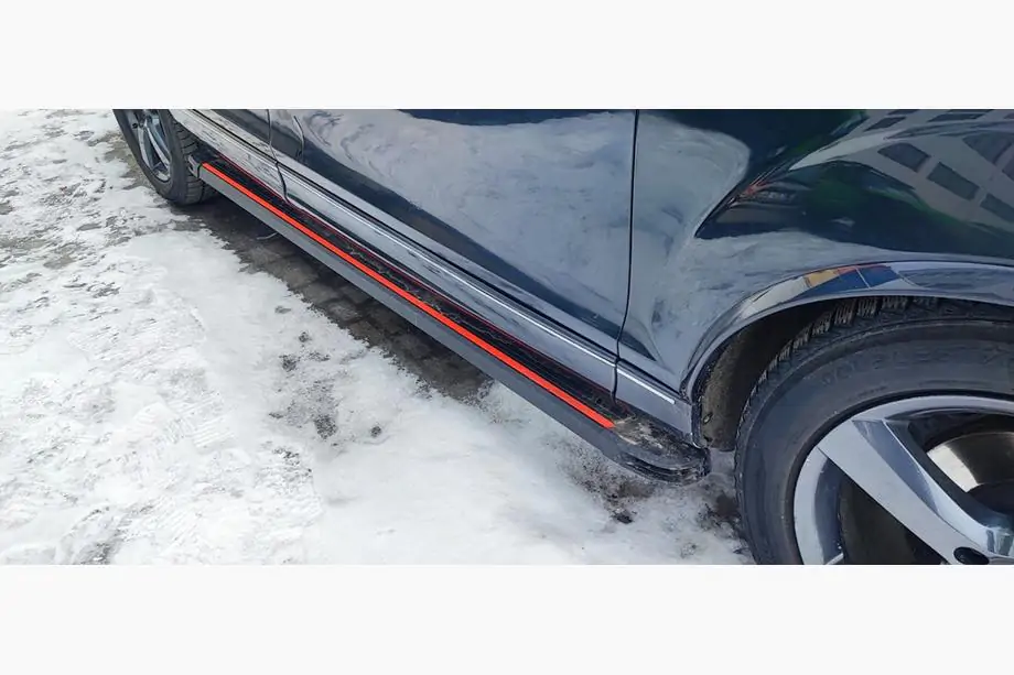 Audi Q7 2005-2015 Progi Boczné Maya Red (2 szt., Aluminium) Image