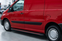 Citroen Jumpy 2007–2017 Progi Boczné Maya Red (2 szt., Aluminium) zdjęcia 1