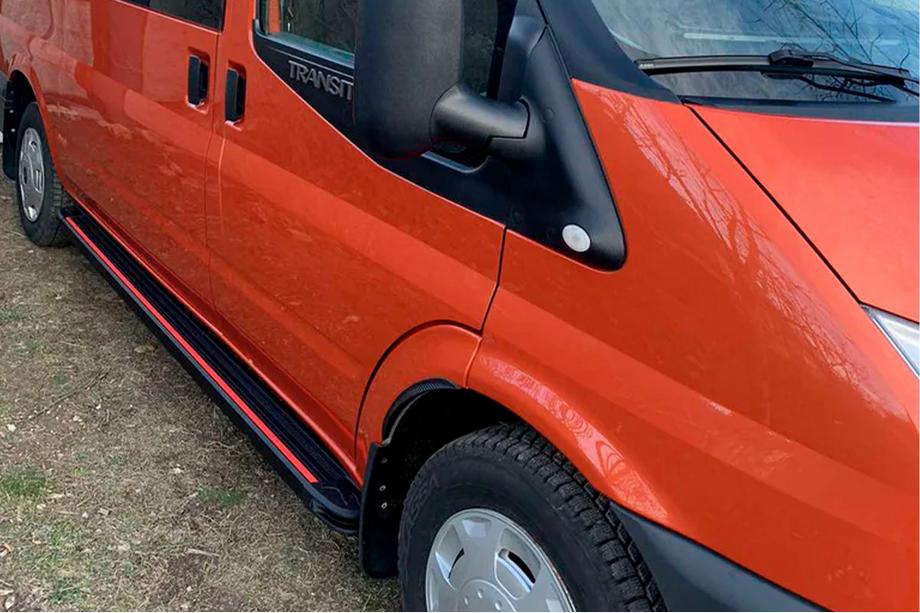 Ford Transit 2000–2014 Progi Boczné Maya Red (2 szt., Aluminium) L2 (średni rozstaw osi) Image
