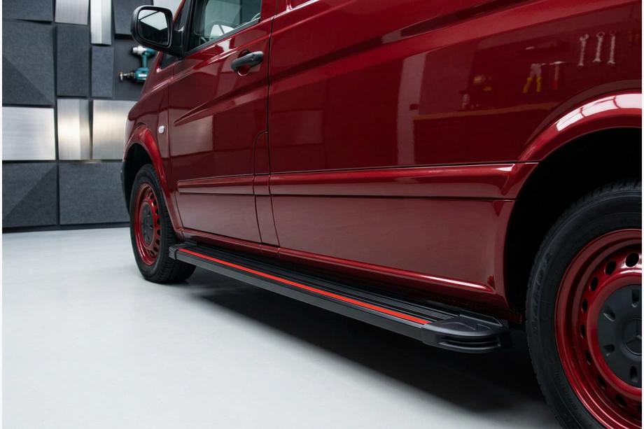 Mercedes Vito/V-class W447 2014- Progi Boczné Maya Red-Black (2 szt., Aluminium) Krótka i Średnia Image
