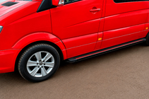 Mercedes Sprinter W906 2006–2018 Progi Boczné Maya Red (2 szt., Aluminium) zdjęcia 2