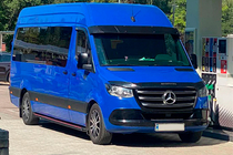 Mercedes Sprinter W907/W910 2018- Progi Boczné Maya Red (2 szt., Aluminium) Long/ExtraLong zdjęcia 2