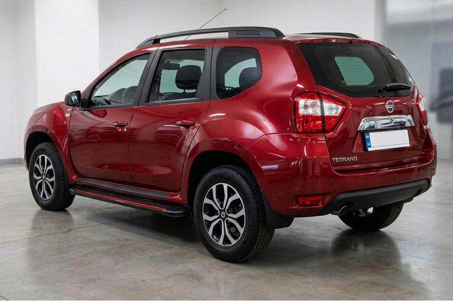 Nissan Terrano 2014- Progi Boczné Maya Red (2 szt., Aluminium) Image