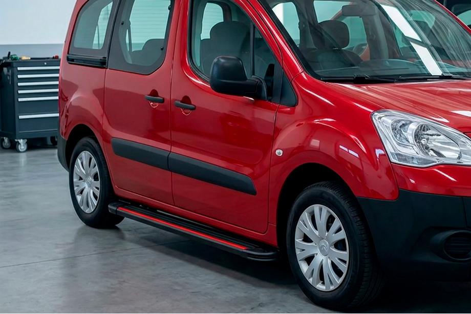 Peugeot Partner Tepee 2008-2018 Progi Boczné Maya Red (2 szt., Aluminium) Image