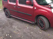 Renault Kangoo 2008–2020 Progi Boczné Maya Red (2 szt., Aluminium) zdjęcia 1