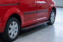 Volkswagen Caddy 2010-2015 Progi Boczné Maya Red (2 szt., Aluminium) Maxi Baza zdjęcia 1