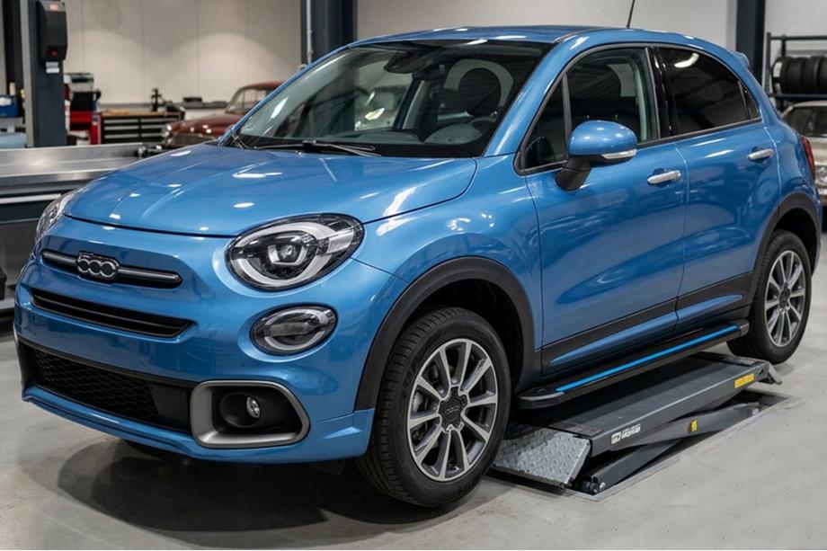 Fiat 500X 2014-2024 Progi Boczné Maya Blue (2 szt., Aluminium) Image