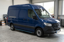 Mercedes Sprinter W907/W910 2018- Progi Boczné Maya Blue (2 szt., Aluminium) Long/ExtraLong zdjęcia 1