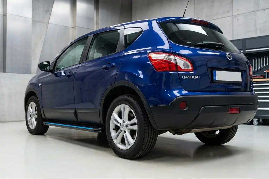 Nissan Qashqai 2007-2010 Progi Boczne Maya Blue-Black (2 szt., Aluminium) Image