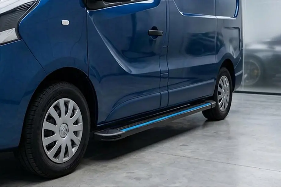 Nissan Primastar 2002-2014 Progi Boczné Maya Blue (2 szt., Aluminium) Image