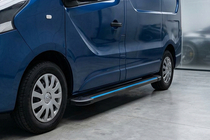 Renault Trafic 2015- Progi Boczne Maya Blue-Black (2 szt., Aluminium) zdjęcia 1