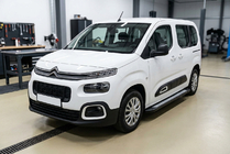 Citroen Berlingo/Multispace 2018- Progi Boczne New Vision Black (2 szt., Aluminium) Krótki Rozstaw Osi zdjęcia 1