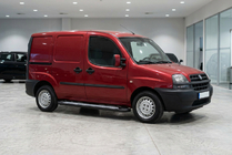 Fiat Doblo I 2001-2005 Progi Boczne New Vision Black (2 szt., Aluminium) zdjęcia 1