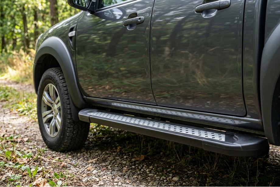Ford Ranger 2007-2011 Progi Boczne New Vision Black (2 szt., Aluminium) Image