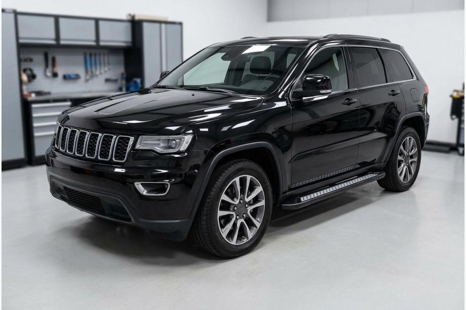 Jeep Grand Cherokee WK2 2010-2021 Progi Boczne New Vision Black (2 szt., Aluminium) Image