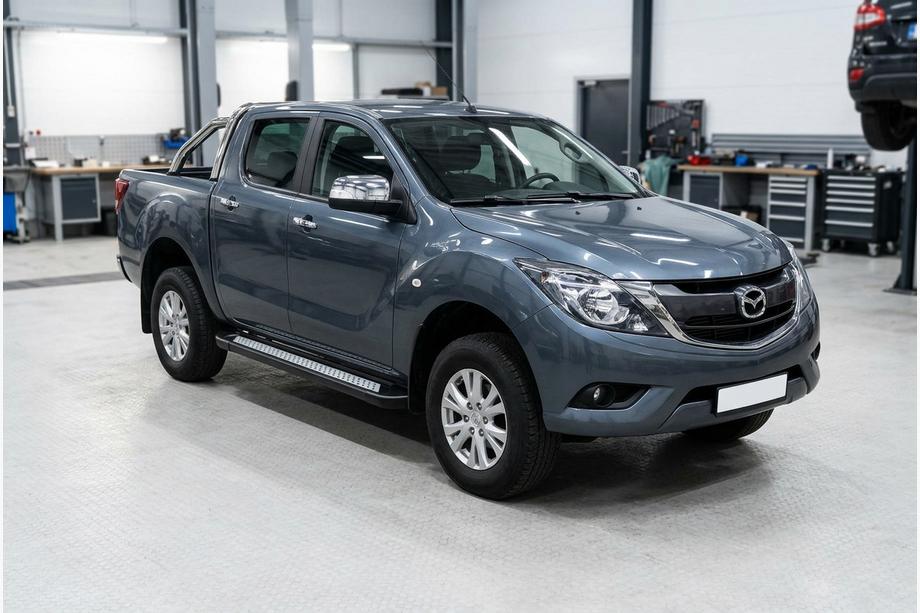 Mazda BT-50 2012- Progi Boczne New Vision Black (2 szt., Aluminium) Image
