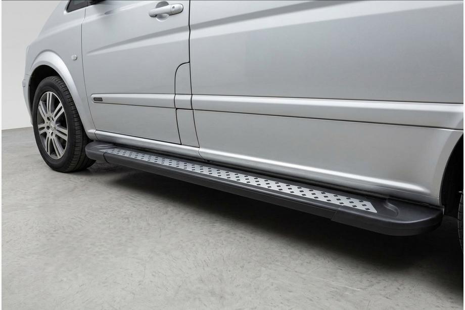Mercedes Vito/V-class W447 2014- Progi Boczne New Vision Black (2 szt., Aluminium) Długa Baza Image