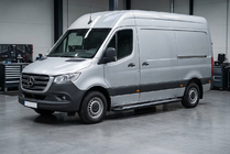 Mercedes Sprinter W907/W910 2018- Progi Boczne New Vision Black (2 szt., Aluminium) Long/ExtraLong zdjęcia 1