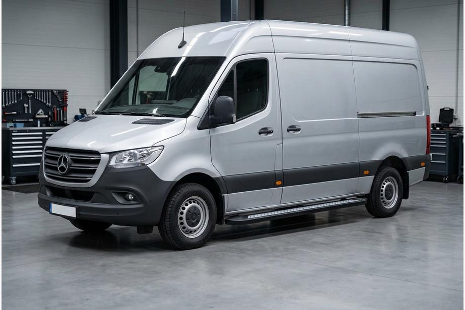 Mercedes Sprinter W907/W910 2018- Progi Boczne New Vision Black (2 szt., Aluminium) Long/ExtraLong Image