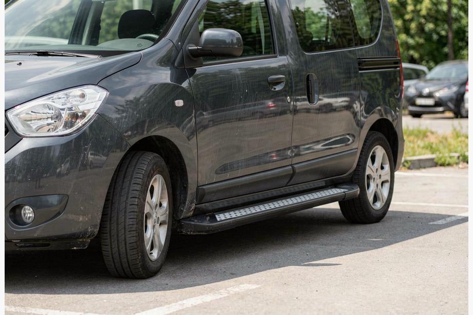 Renault Dokker 2013-2022 Progi Boczne New Vision Black (2 szt., Aluminium) Image
