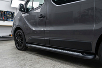 Renault Trafic 2001–2015 Progi Boczne New Vision Black (2 szt., Aluminium) Krótki Rozstaw Osi zdjęcia 1
