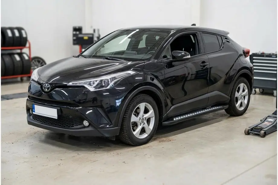 Toyota C-HR 2016-2023 Progi Boczne New Vision Black (2 szt., Aluminium) Image