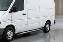 Volkswagen LT 1995-2006 Progi Boczne New Vision Black (2 szt., Aluminium) Średni Rozstaw Osi zdjęcia 1
