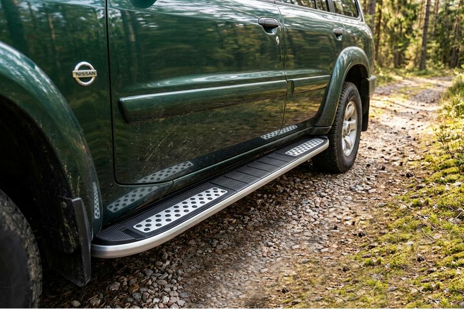 Nissan Patrol Y61 1997-2011 Progi Boczné Tayga V2 (2 szt., Aluminium) Image