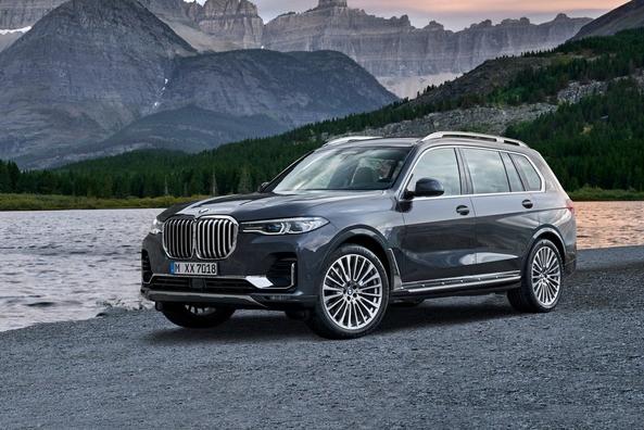 Przegląd pełnowymiarowego zwrotnicy BMW X7