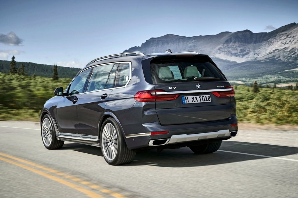 Przegląd pełnowymiarowego zwrotnicy BMW X7