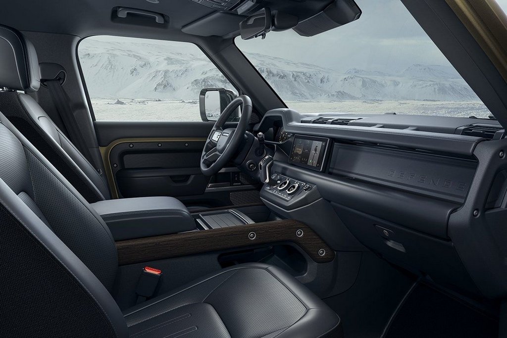 Premiowy pięciodrzwiowy suv Land Rover Defender 110