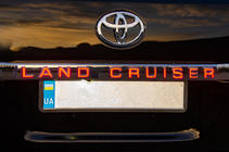 Toyota Land Cruiser 200 2007-2021 Listwa LED nad tablicą rejestracyjną (2016+) zdjęcia 4