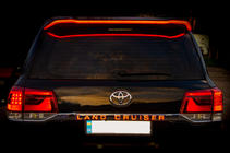 Toyota Land Cruiser 200 2007-2021 Listwa LED nad tablicą rejestracyjną (2016+) zdjęcia 5