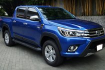 Toyota Hilux 2015- Przednie reflektory OEM V1 2015-2019 (LED, 2 szt) zdjęcia 2