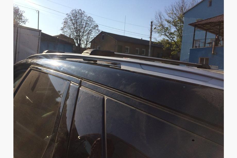 Land Rover Discovery Sport 2014- Belki dachowe na relingi zintegrowane zamykane na klucz (2 szt) Czarny Zdjęcia 2