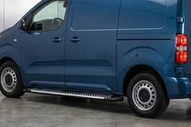 Opel Vivaro 2019- Progi Boczne Line (2 szt., Aluminium) zdjęcia 1