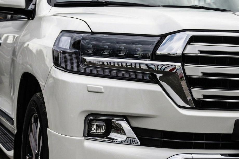 Toyota Land Cruiser 200 2007-2021 Reflektory Przednie 2016+ (Bugatti) Image