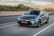 Hybrydowy sedan Toyota Corolla zdjęcia 13