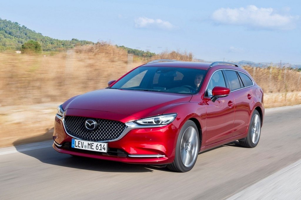 Przegląd zaktualizowanego kombi Mazda 6 Combi
