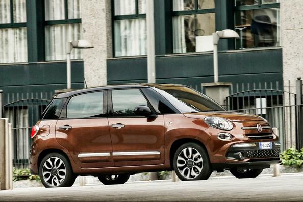Przegląd kompaktowego minivana 500L