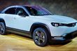 Zwrotnica Mazda MX-30: pierwszy seryjny samochód elektryczny japońskiej firmy zdjęcia 1