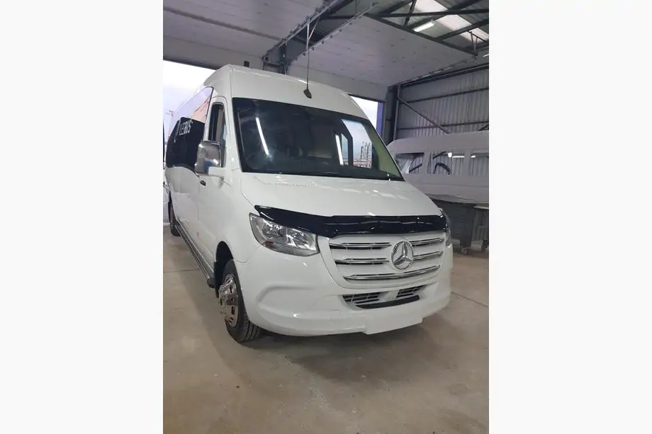 Mercedes Sprinter W907/W910 2018- Deflektor maski (EuroCap) Zdjęcia 14
