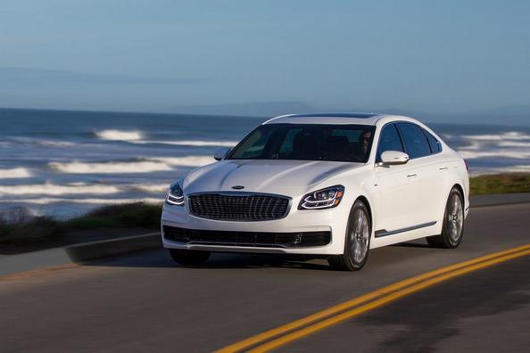 Druga generacja executive sedan KIA K900