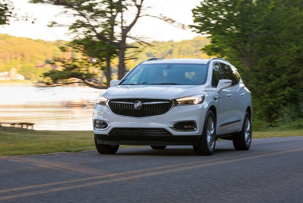 Przegląd pełnowymiarowego siedmiu-osobowej zwrotnicy Buick Enclave