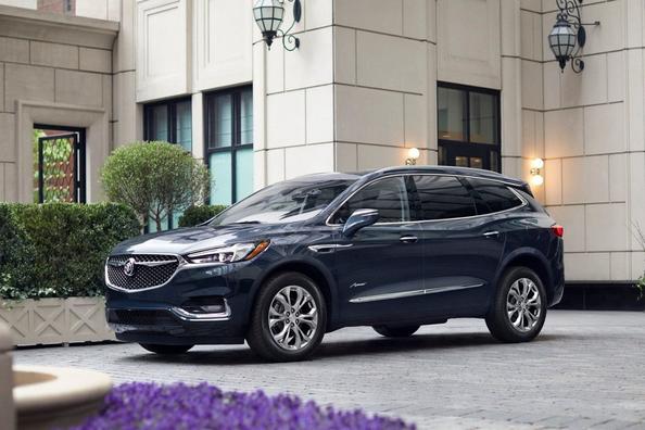 Przegląd pełnowymiarowego siedmiu-osobowej zwrotnicy Buick Enclave