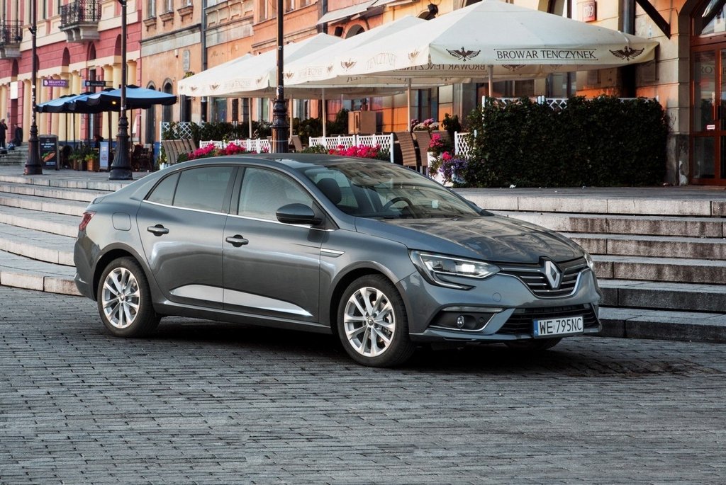 Przegląd sedana Renault Megane czwartego wcielenia