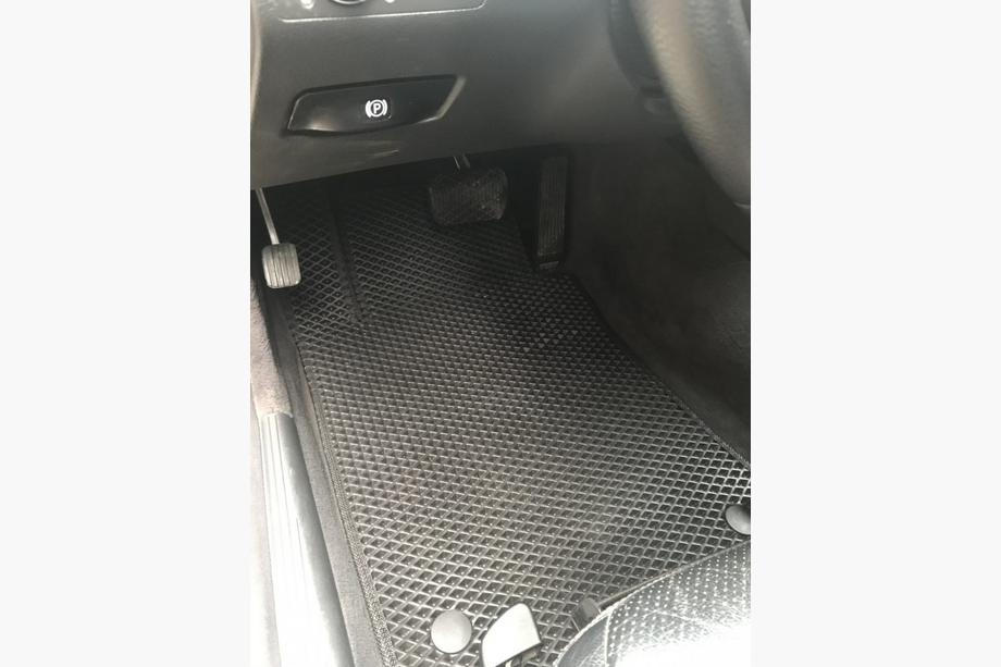 Mercedes E-class W211 2002-2009 Dywaniki EVA (czarne) Zdjęcia 2
